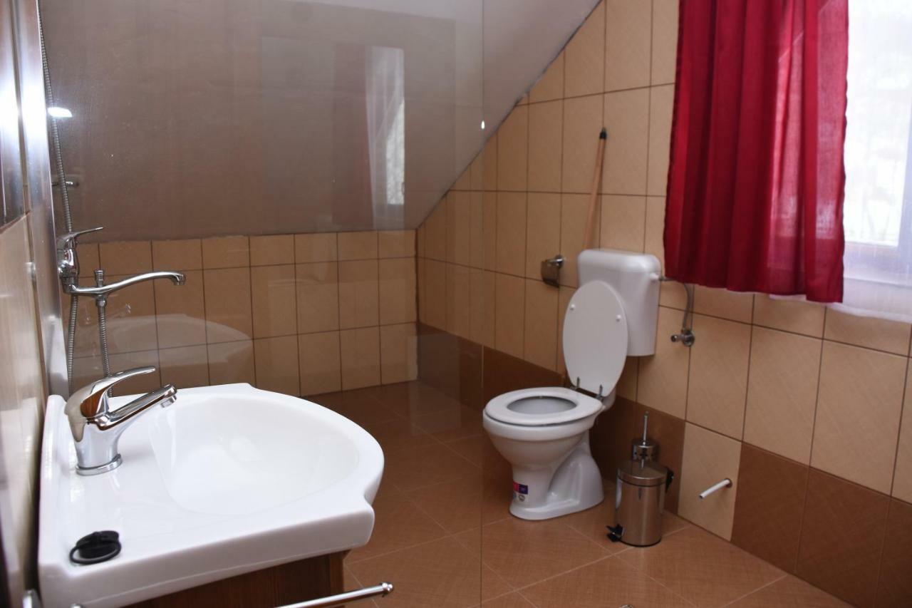 Hotel Katalin Kulcsoshaz Băile Chirui Exterior foto